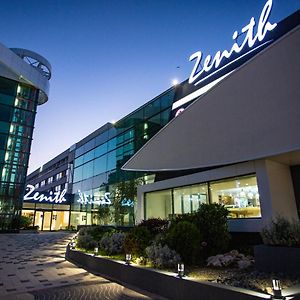 Zenith Hotel